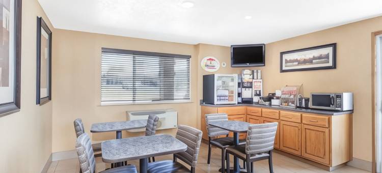 里奇兰兹-克莱普尔山地区温德姆速8酒店(Super 8 by Wyndham Richlands/Claypool Hill Area)图片