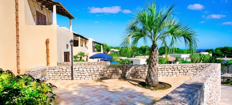 维拉吉奥卡拉曼奇纳酒店(Villaggio Cala Mancina)图片