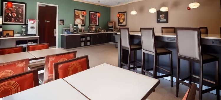 罗斯威尔/阿法乐特贝斯特韦斯特优质酒店(Best Western Plus Roswell/Alpharetta)图片