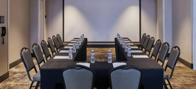 罗利克拉布特里谷希尔顿逸林酒店(DoubleTree by Hilton Raleigh Crabtree Valley)图片