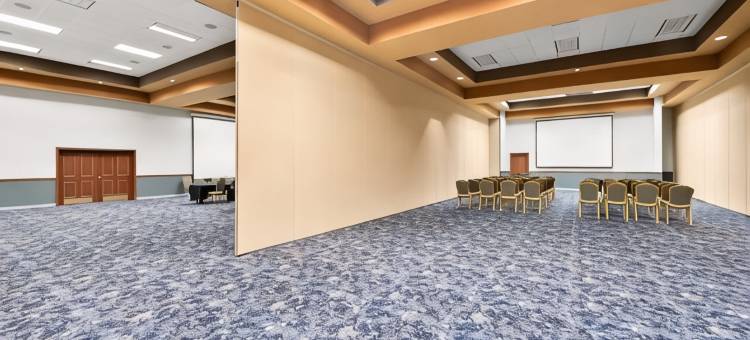 科尔尼会展中心克拉丽奥酒店及套房(Suburban Studios, Kearney)图片