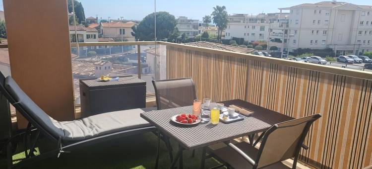 F2 New Bright Beautiful Near Sea Airport and Amenities AC Wifi Terrace Garage图片