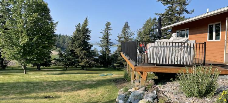 Family friendly home on Flathead River with amazing views, dock and toys galore图片