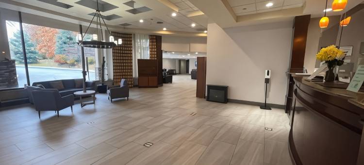 克里夫兰独立村华美达酒店(Ramada by Wyndham Cleveland Independence)图片