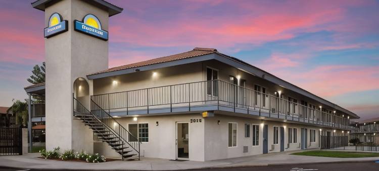 贝克斯菲尔德温德姆戴斯酒店(Days Inn by Wyndham Bakersfield)图片