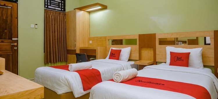 瑞德多兹 @ 沙布里纳霍姆斯泰西亚拉玛古沃(RedDoorz @ Shabrina Homestay Syariah Maguwo)图片