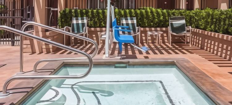 弗雷斯诺北华美达酒店(Ramada by Wyndham Fresno North)图片