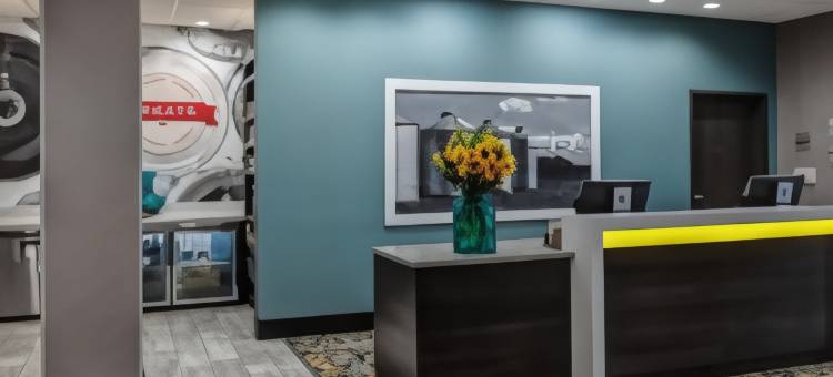 威奇托/机场希尔顿欢朋套房酒店(Hampton Inn & Suites Wichita/Airport)图片