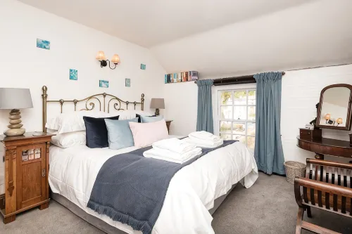 Stunning house right by the sea, spectacular far reaching sea views in Polperro - Country Houses