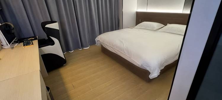芸栖电竞民宿图片