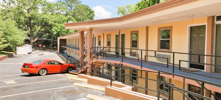 OYO 塔拉哈西市中心酒店汽车旅馆(OYO Hotel Tallahassee Downtown)图片