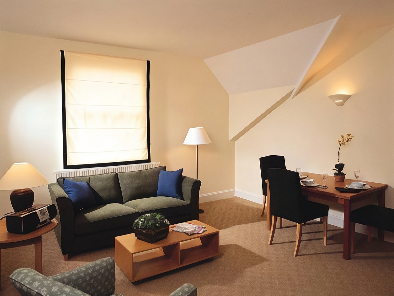 Saco Reading Castle Crescent Over view