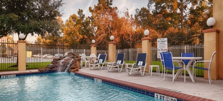 山姆休斯顿收费公路温德姆戴斯套房酒店(Days Inn & Suites by Wyndham Sam Houston Tollway)图片
