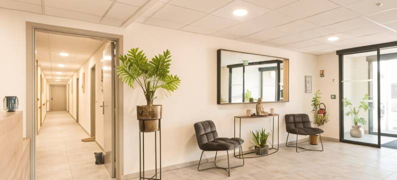 Villeneuve-lès-Avignon的Zenao Appart'hôtels(Zenao Appart'hôtels Villeneuve-lès-Avignon)图片