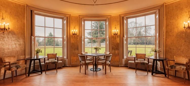 斯托克城广场(Stoke Place- Part of the Cairn Collection)图片