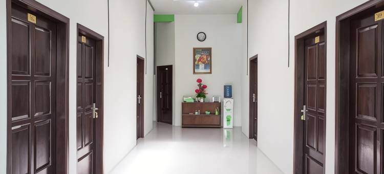 红多兹酒店-近外南梦巴鲁站(RedDoorz Near Banyuwangi Baru Station)图片