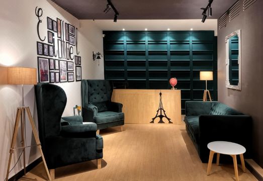 Eiffel SuiteHotel Overview