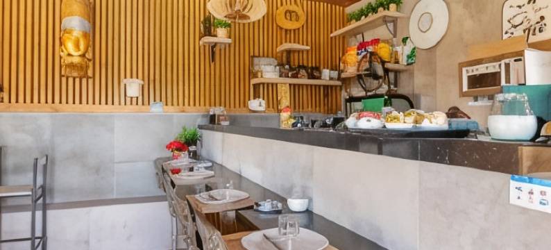 瓦尔提锡亚屋游泳池及机场酒店(Valtisya Pool and Airport)图片