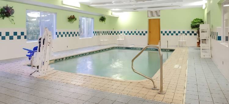 彭顿海滩-圣路易斯莫区温德姆速8酒店II号(Super 8 by Wyndham Pontoon Beach IL/St. Louis MO Area)图片