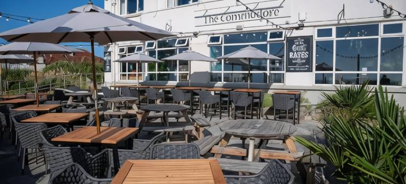 伯恩矛斯科莫多雷酒店 - 格林国王旅馆(Commodore Hotel by Greene King Inns)图片