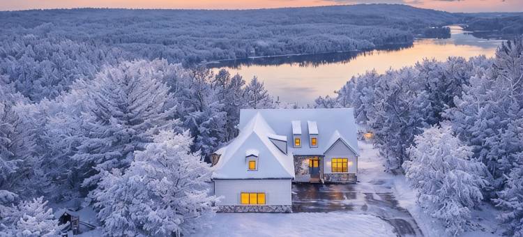 Sleeps 20-Lake Views-Ski-Golf-Game Room-Arcades-Sauna-Jacuzzi-Playground-Firepit图片