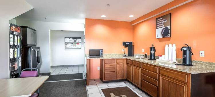 滑铁卢6号汽车旅馆(Motel 6 Waterloo, IA)图片