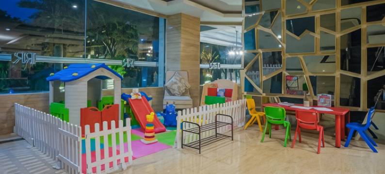 皇家瑞根特里斯千达纳酒店(Royal Regantris Cendana)图片