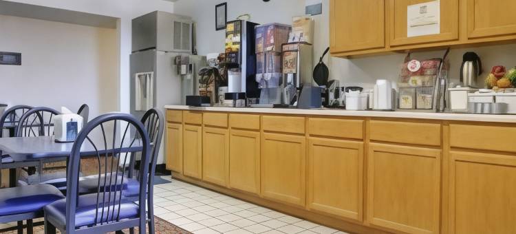 温德姆速8酒店柯克斯维尔-大学区(Super 8 by Wyndham Kirksville University Area)图片