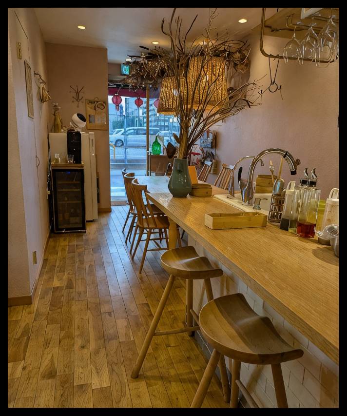 Spacious Entire House Near JR Sakuranomiya Station Up to 8 Guests Easy Access to Umeda Osaka Castle
