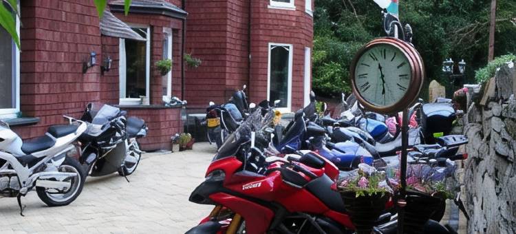 乐尔德青年旅舍(Lledr House Hostel Near Two Zip World Sites)图片