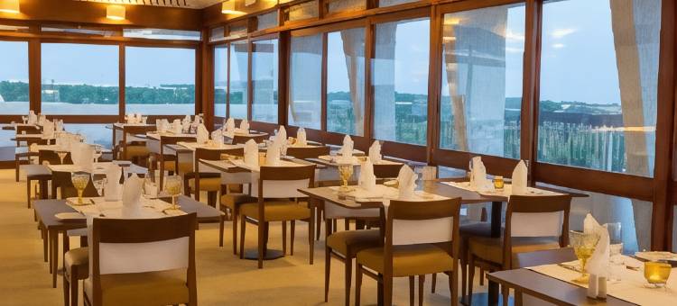 奥萨迪塔维拉酒店(Ozadi Tavira Hotel)图片