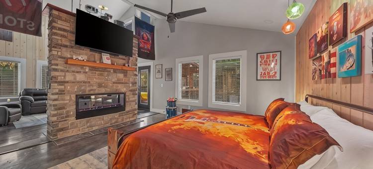 New! Hot Tub, Firepit, Bed Swing - Hard Rock Candy Mountain图片