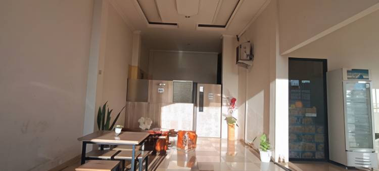 比纳穆伊斯兰杰内蓬托酒店(Hotel Binamu Syariah Jeneponto)图片