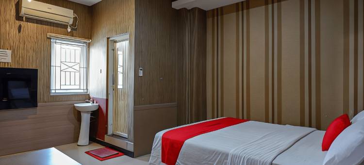 RedDoorz at Jalan Emmy Saelan Palu图片