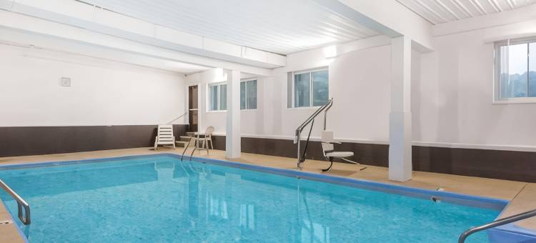 布里奇波特戴斯套房酒店-克拉克斯堡(Days Inn & Suites by Wyndham Bridgeport - Clarksburg)图片