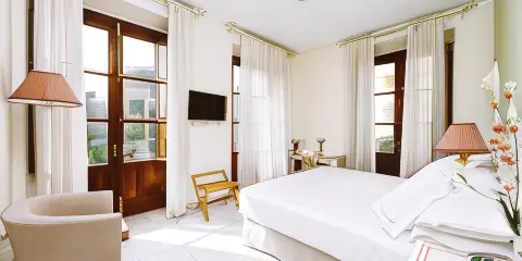 多納曼努埃拉酒店