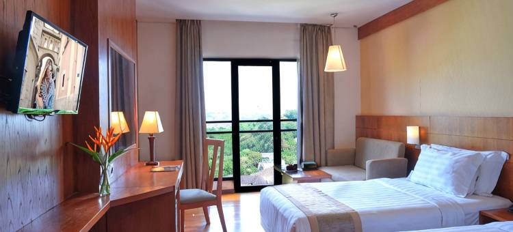 三宝垄橡树翡翠会议酒店(Oak Tree Emerald Hotel & Conventions Semarang)图片