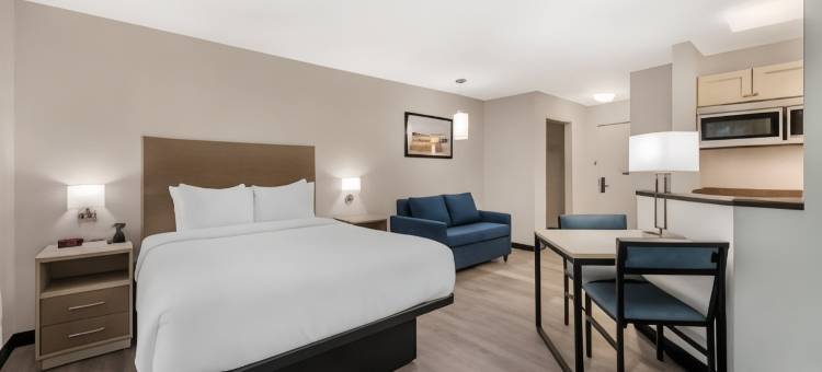 斯特林近杜勒斯镇中心的美茵斯坦套房酒店(Dulles Suites)图片