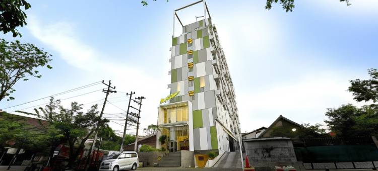 威兹佩姆达三宝拢酒店(Whiz Hotel Pemuda Semarang)图片