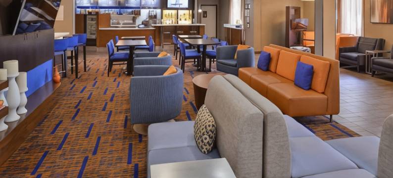 亚特兰大萨沃尼万怡酒店(Courtyard Atlanta Suwanee)图片