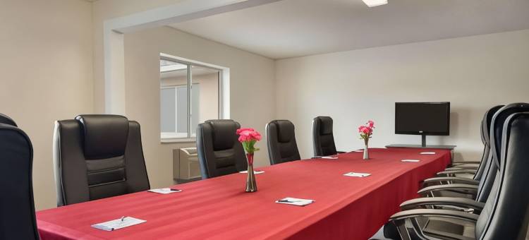 斯旺顿温德姆呗盟酒店(Baymont Inn & Suites by Wyndham Swanton/Toledo Airport)图片