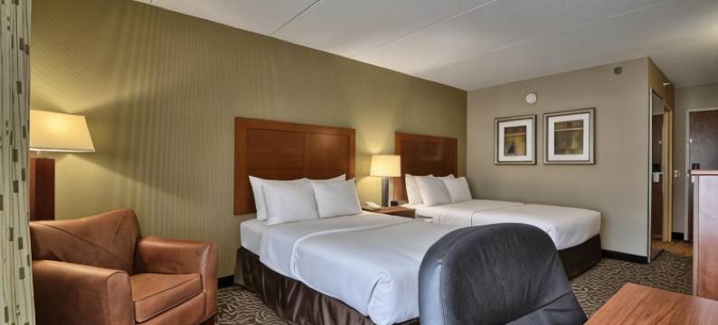 大学区凯隆套房酒店(Clarion Inn & Suites - University Area)图片