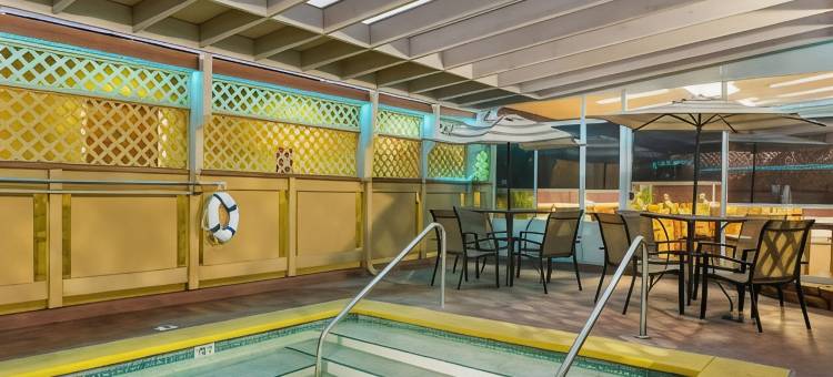 圣克鲁斯海滩浮桥豪生酒店(Howard Johnson by Wyndham Santa Cruz Beach Boardwalk)图片