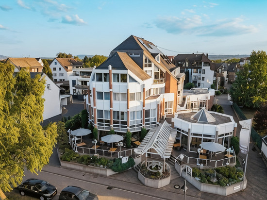 拉瑞斯瑞恩酒店