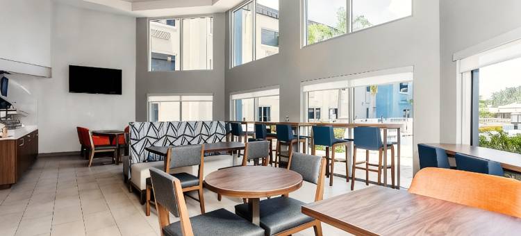 Holiday Inn Express 清水东 - ICOT中心(Holiday Inn Express CLEARWATER EAST - ICOT CENTER by IHG)图片