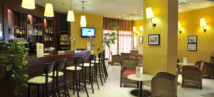 马德里阿尔卡拉德埃纳雷斯康铂酒店(Travelodge Madrid Alcala de Henares)图片