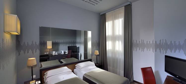 艾卡佩洛罗索酒店(Phi Hotel Bologna)图片