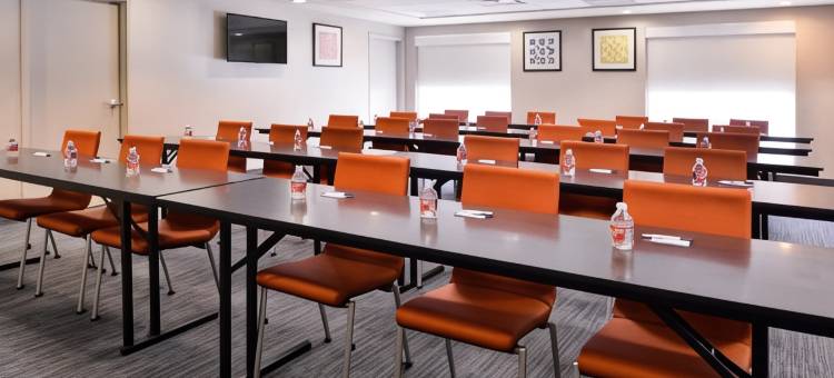 塞尔玛智选假日套房酒店(Holiday Inn Express & Suites Selma)图片