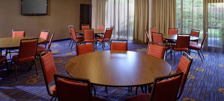 纽瓦克格兰维尔万怡酒店(Courtyard Newark Granville)图片