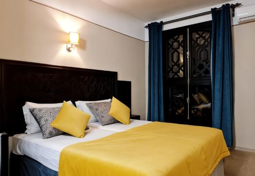 Hotel Batha Hotel Overview